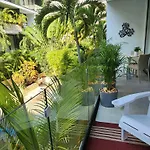 Stunning 1 Bdrm Condo Gym-Pool 10 Min To The Beach & Quinta Av