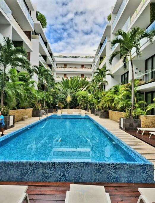 Stunning 1 Bdrm Gym-pool 10 Min To The Beach & Quinta Av *