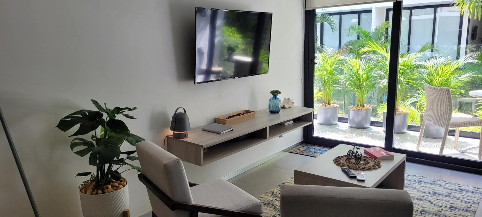 Stunning 1 Bdrm Gym-pool 10 Min To The Beach & Quinta Av * Playa del Carmen